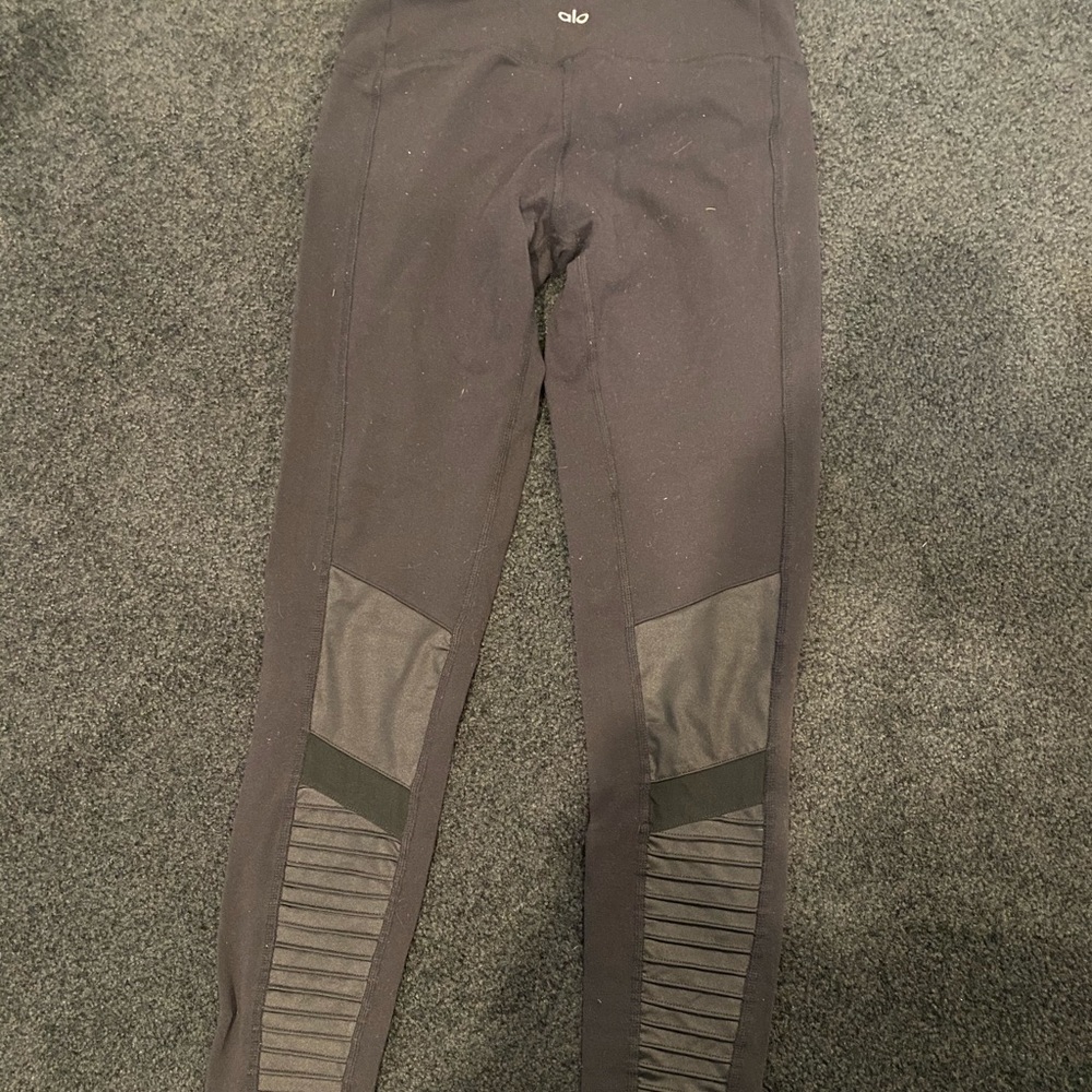 Alo Leggings